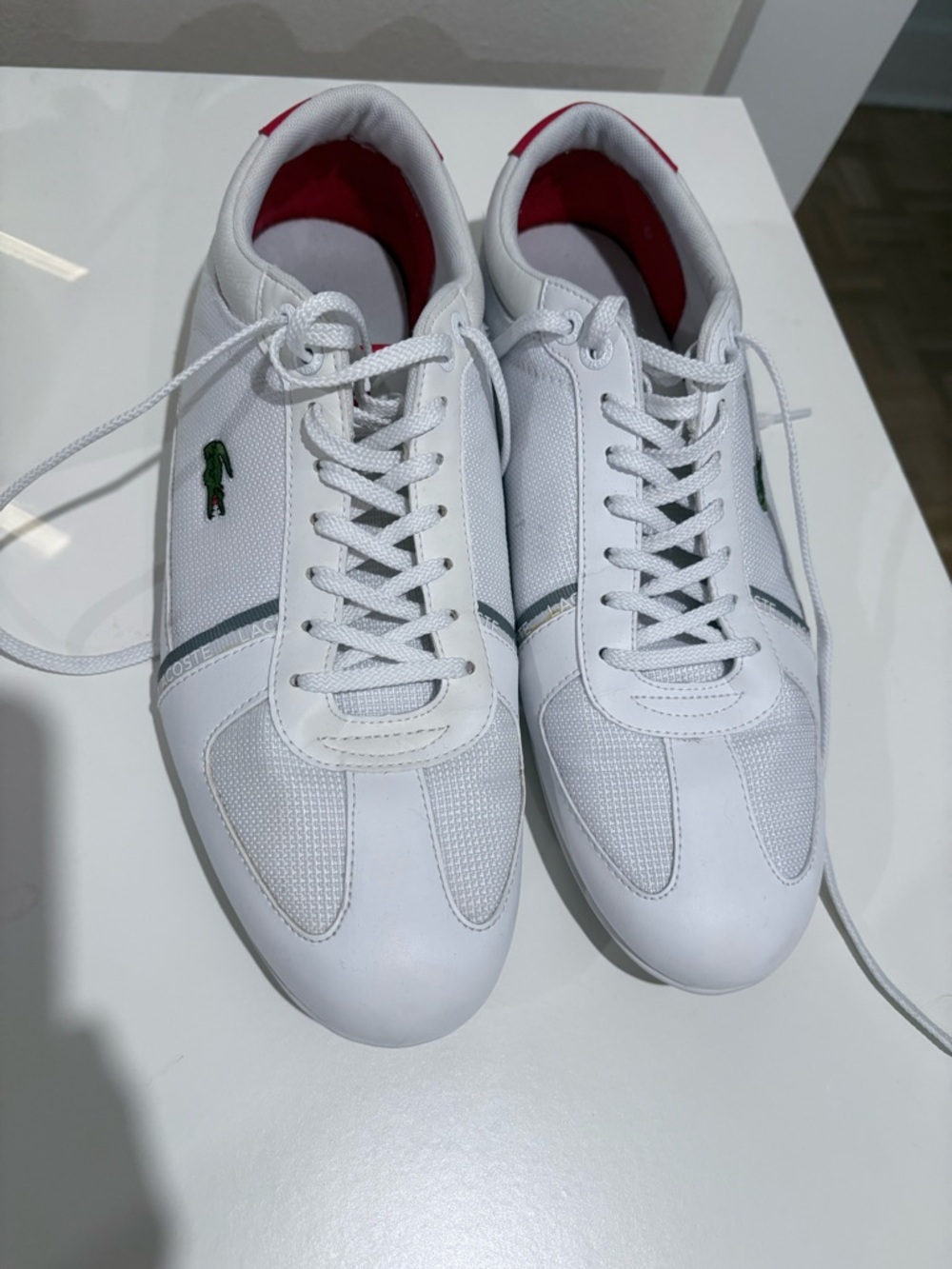 Lacoste White Low-Top Sneakers with Red Lining and Green Logo